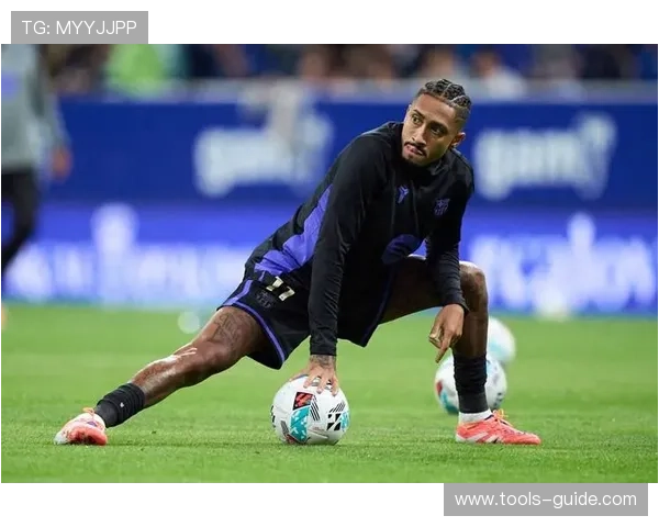 拉菲尼亚创巴萨队史最年轻进球纪录等多项里程碑