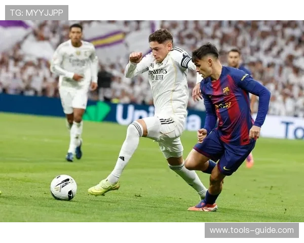 皇马真实状态存疑:一场胜利难掩近期表现波动与稳定性问题 皇马真实状态存疑:一场胜利难掩近期表现波动与稳定性问题